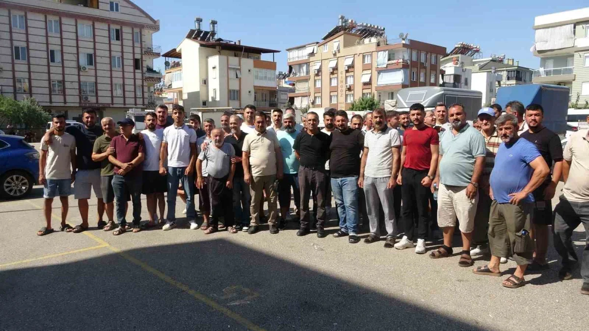 Kepez'de pazarcı esnafı yeni pazar alanında tezgah açmadı
