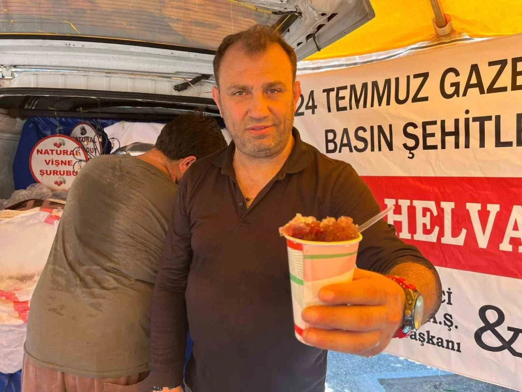 İzmir'de kar helvası ikramı kavurucu sıcakta serinletti