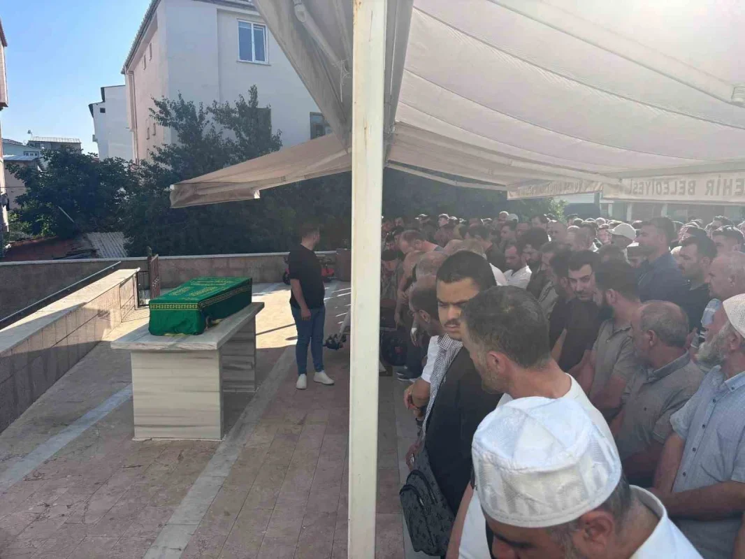Sivas'ta trafik kazasında ölen 5 yaşındaki Kerem Ali toprağa verildi