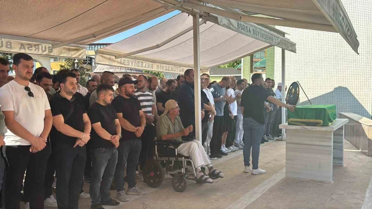 Sivas'ta trafik kazasında ölen 5 yaşındaki Kerem Ali toprağa verildi