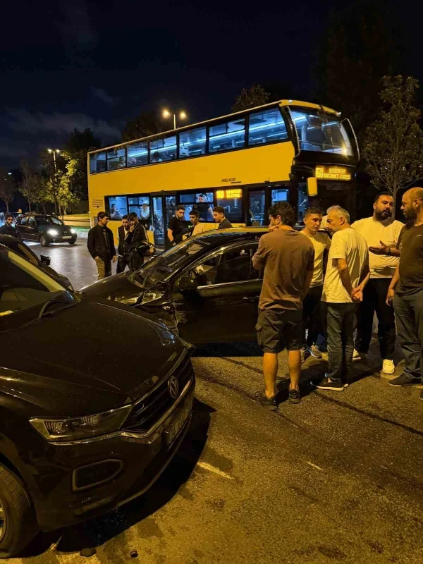Maltepe'de ters yöne giren otomobil iki araca çarptı: 1 yaralı