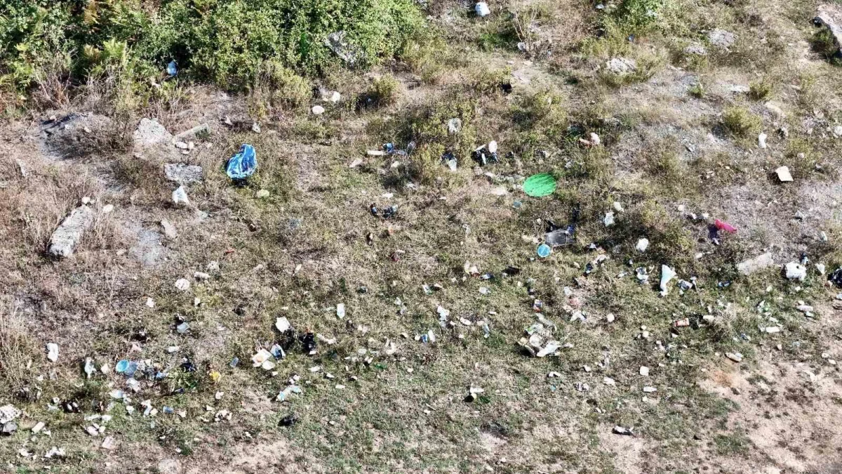 Kızıltepe ormanlık alanı çöplüğe döndü, yangın riski büyüyor