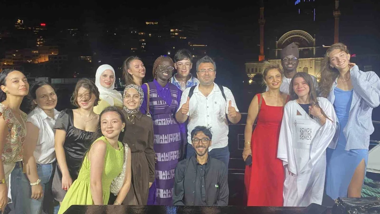 Yunus Emre Enstitüsü 50 ülkeden 224 öğrenciyi İstanbul'da buluşturdu