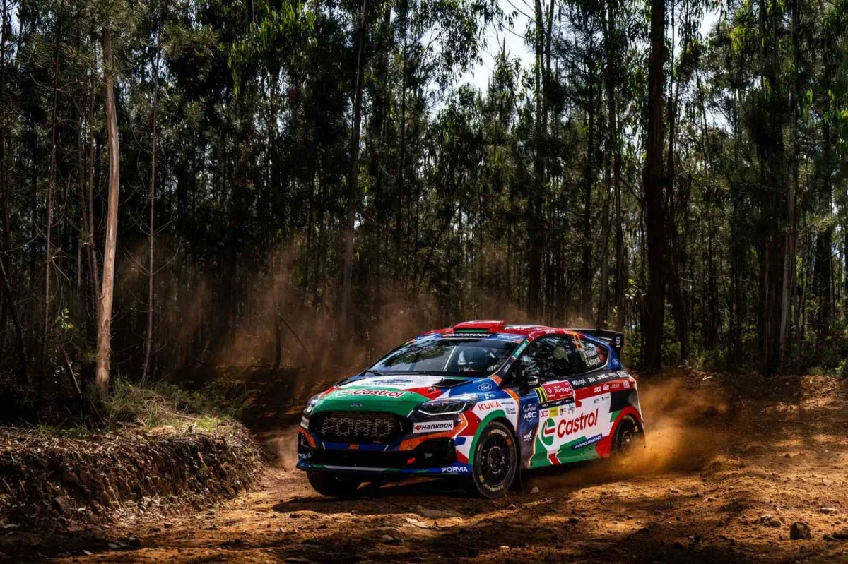 Castrol Ford Team Türkiye Finlandiya Rallisi'nde zirve peşinde