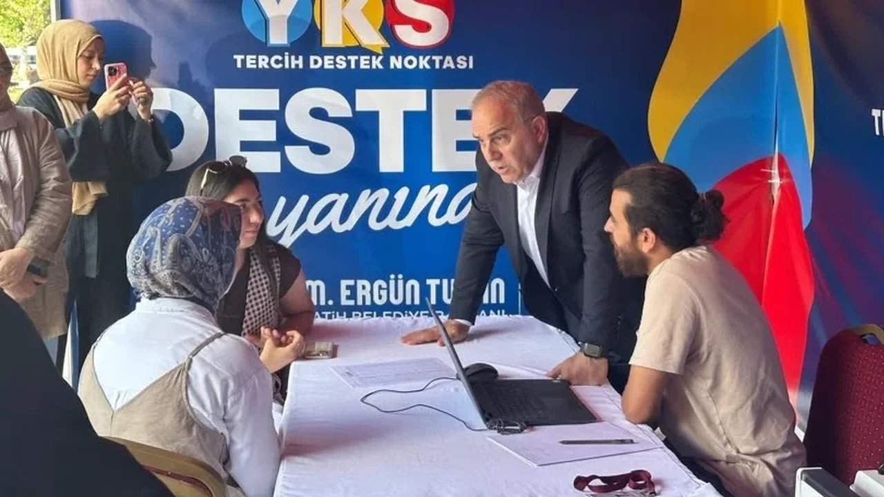 Fatih Belediyesi YKS Tercih Destek Noktaları hizmete açıldı