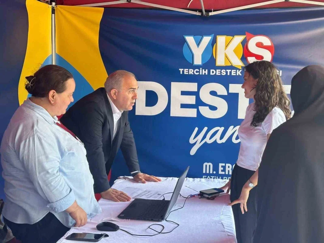Fatih Belediyesi YKS Tercih Destek Noktaları hizmete açıldı
