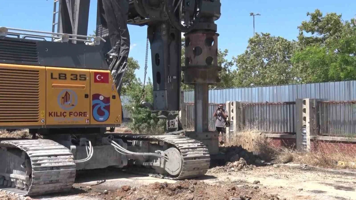 Kadıköy Rıhtım Camii inşaatında ilk kazık vuruldu
