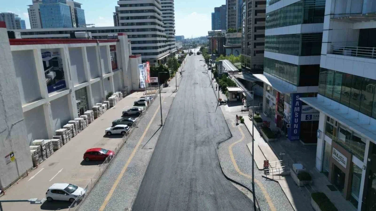 Bursa Akademi Caddesi yenilendi: 500 metrelik yol konfor kazandı