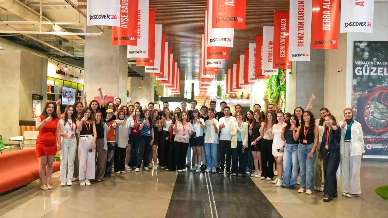 Vodafone Discover'da 48 yeni mezun iş hayatına başladı