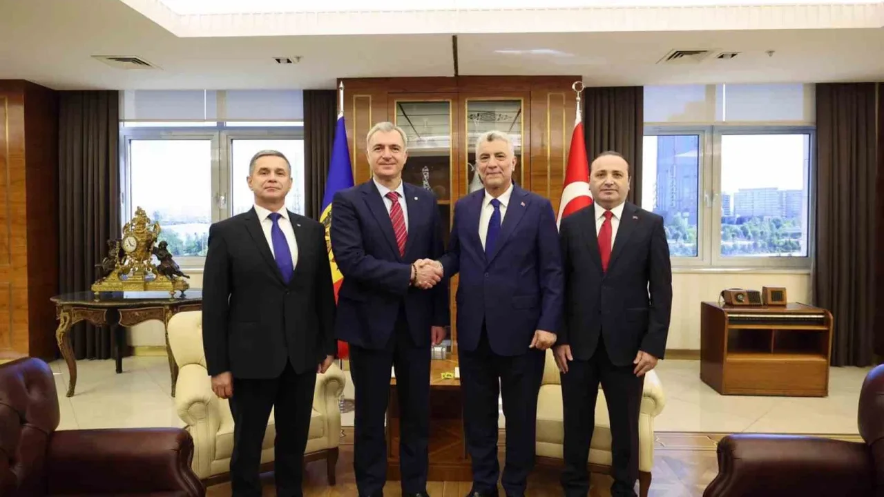 Bakan Bolat, Moldova heyetiyle ticaret ve savunmayı görüştü
