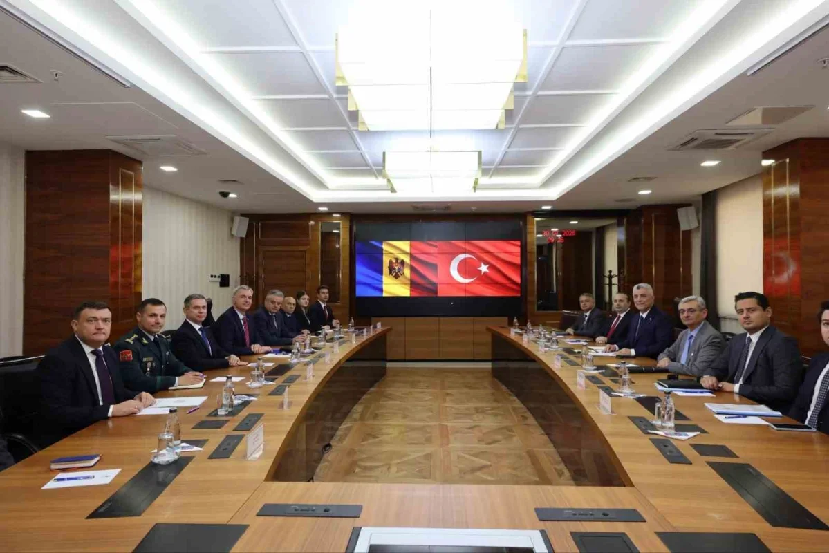 Bakan Bolat, Moldova heyetiyle ticaret ve savunmayı görüştü