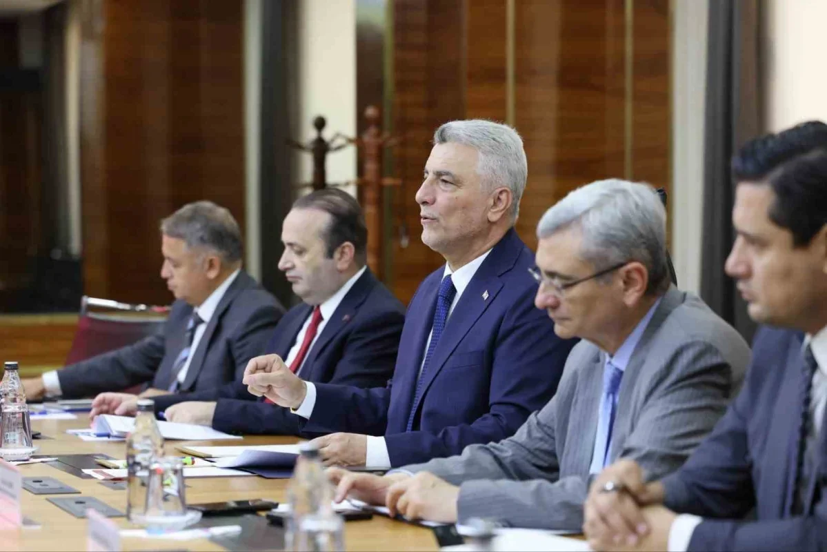 Bakan Bolat, Moldova heyetiyle ticaret ve savunmayı görüştü