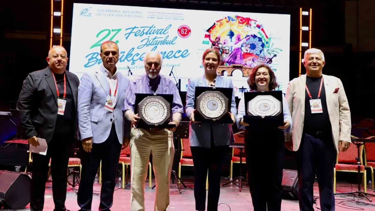 Büyükçekmece'de Yılın Basın Ödülleri törenle verildi