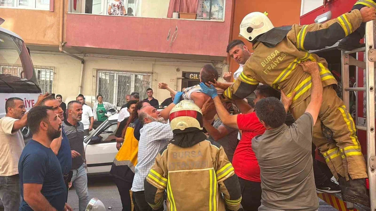 Orhangazi'de engelli çocuk yangından itfaiye ekiplerince kurtarıldı