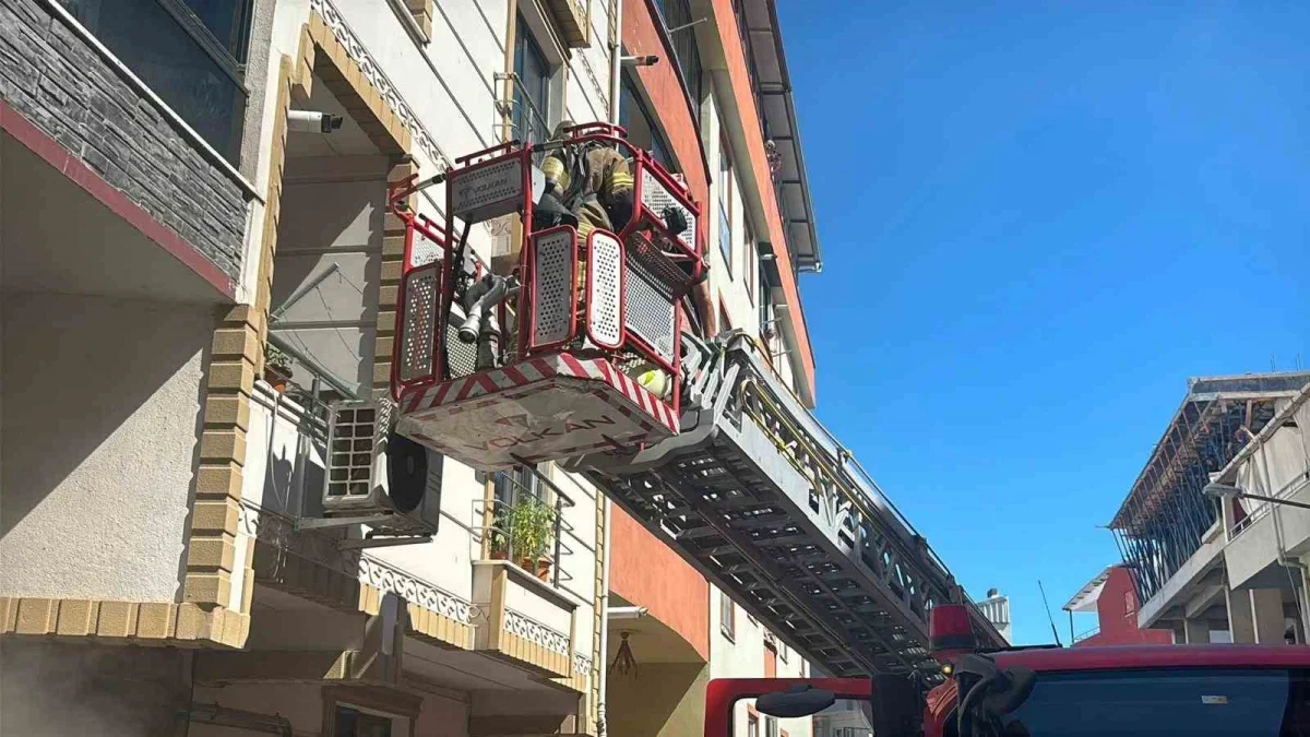 Orhangazi'de engelli çocuk yangından itfaiye ekiplerince kurtarıldı
