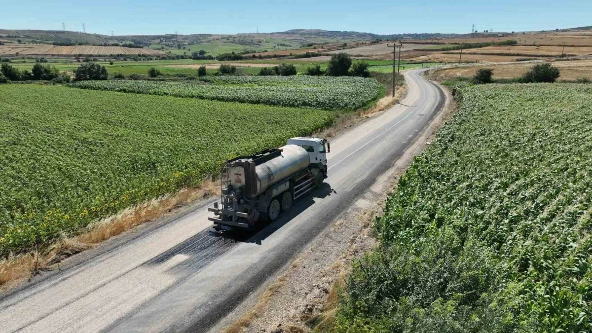 Karacabey ve Mustafakemalpaşa'da 25 kilometrelik yol yenileniyor