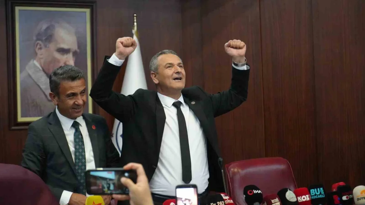 İzmit Belediyesi Başkan Vekili Lütfü Obuz seçildi