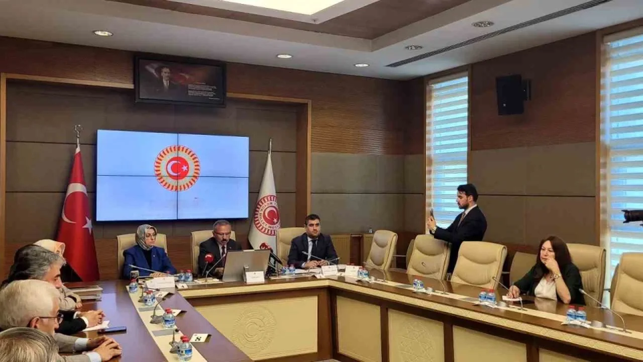 Öğrencilerden okullarda akıllı telefon yasağı talebi