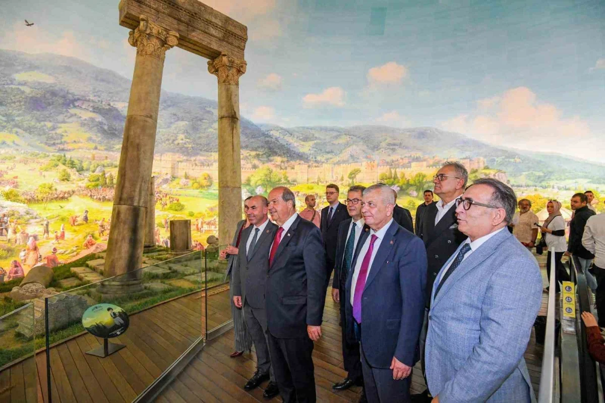 Ersin Tatar Bursa'da: Yaşar Kemal Kütüphanesi açılışına davet