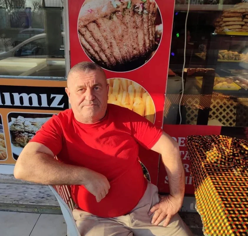 Bayrampaşa'da fırın önünde kavga: Esnaf kurşunların hedefi oldu