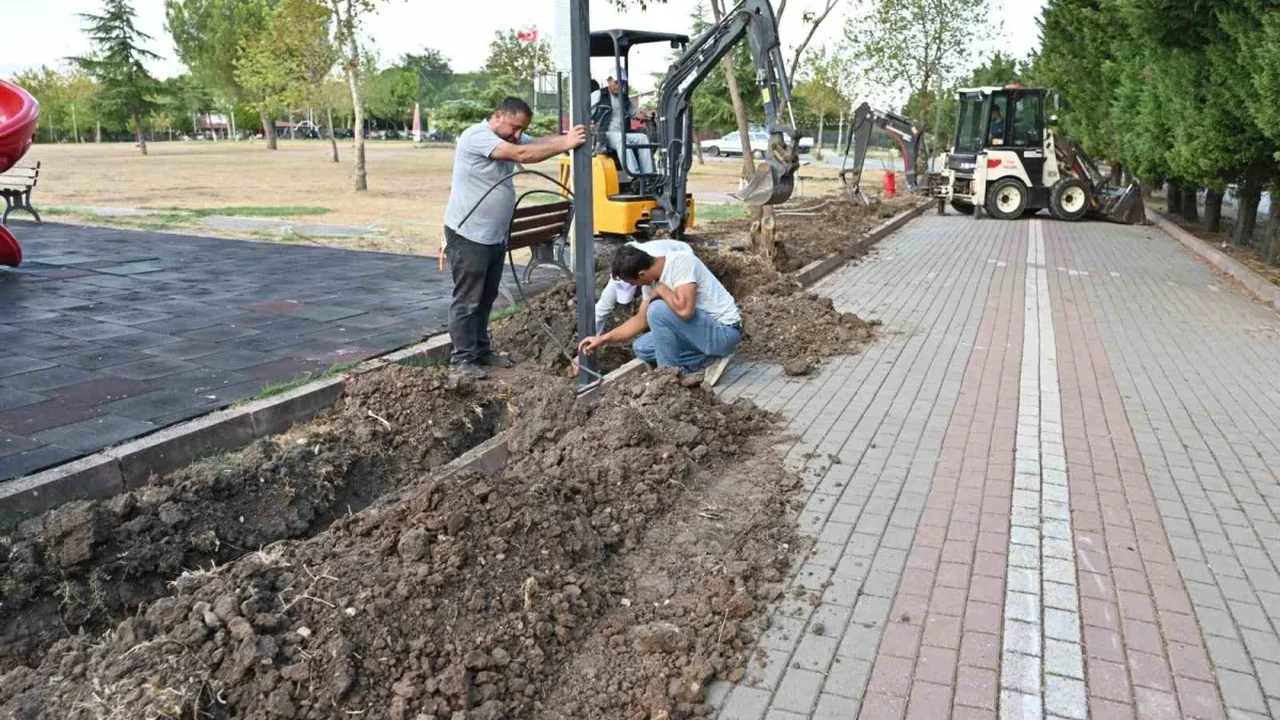 Karacabey'de parklara güvenlik kamerası kurulumu başladı