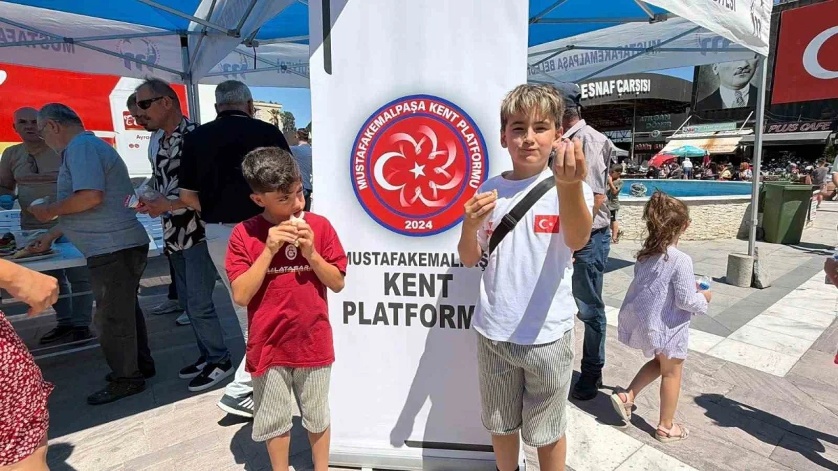 Mustafakemalpaşa'da Salçalı Ekmek Etkinliği Yoğun İlgi Gördü