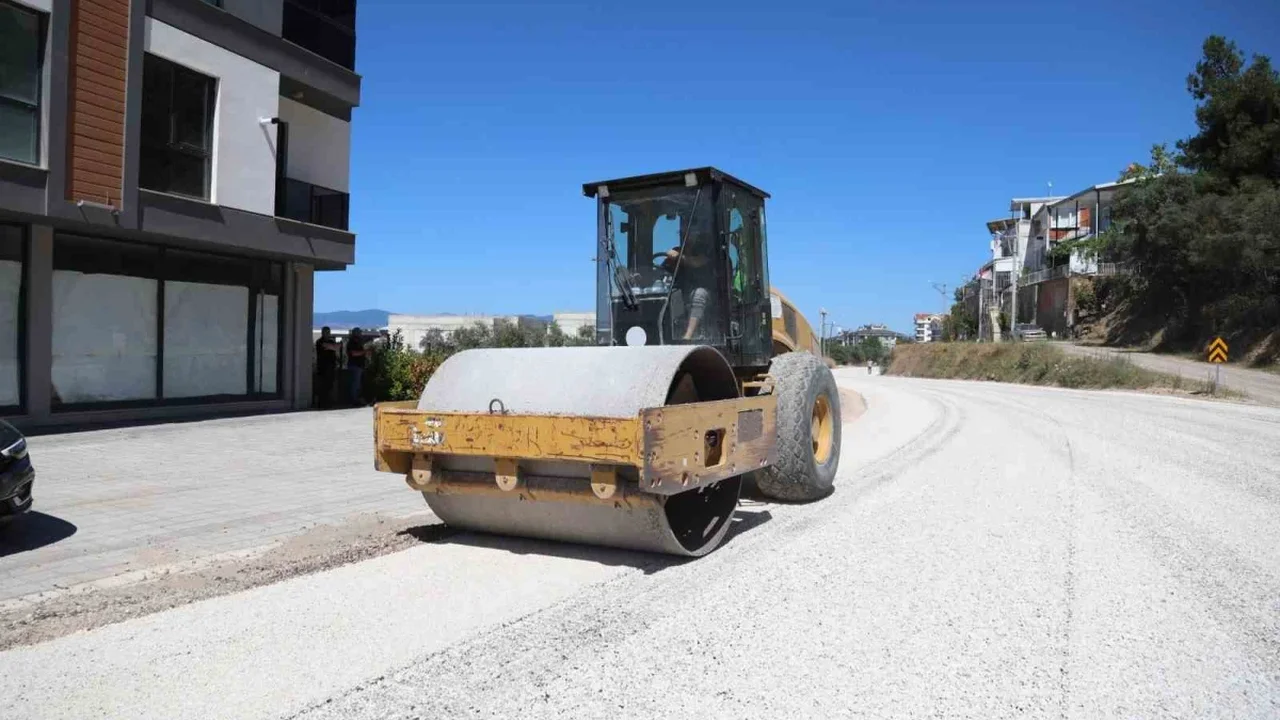 Bursa Büyükşehir'den Kurşunlu'da 1 kilometrelik yol hamlesi