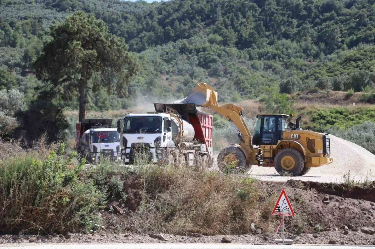 Bursa Büyükşehir'den Kurşunlu'da 1 kilometrelik yol hamlesi