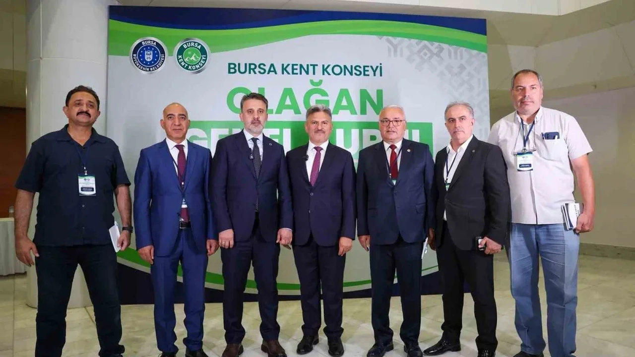 Bursa Kent Konseyi'nde Orhan Samast başkan seçildi