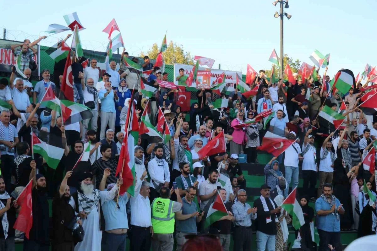 Uluslararası Filistin Kara Konvoyu Sakarya'da yürüyüş yaptı