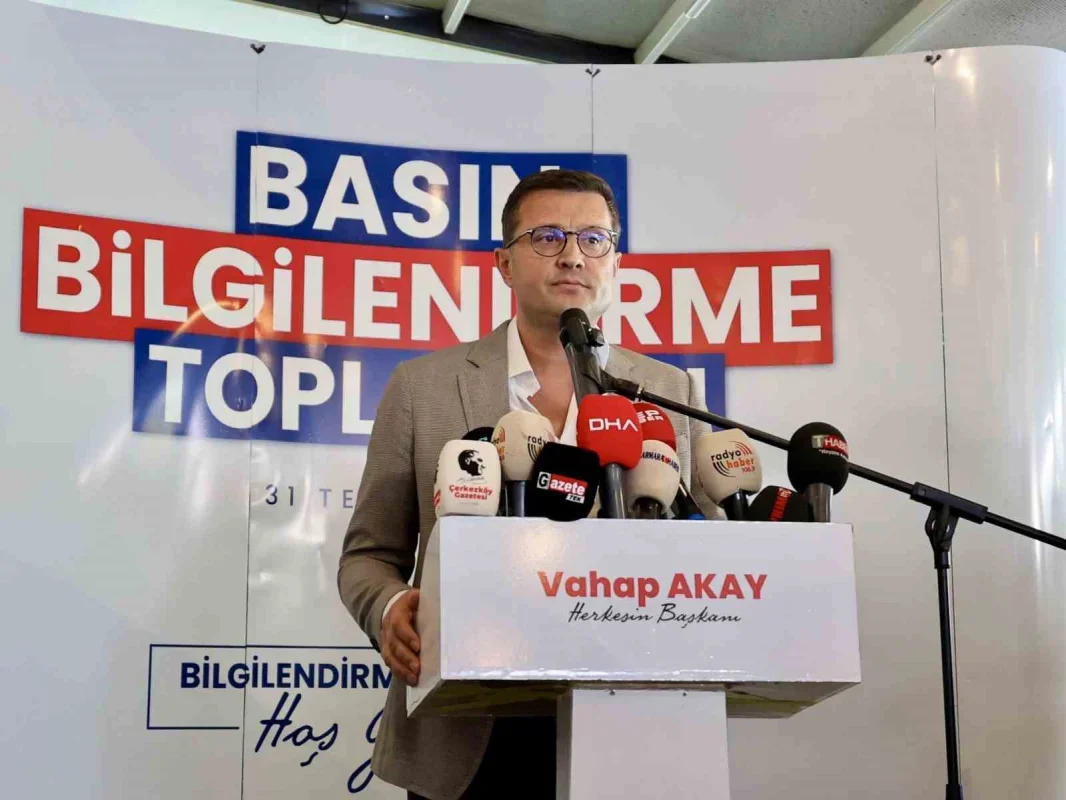 Çerkezköy Belediye Başkanı Vahap Akay CHP'den istifa etti