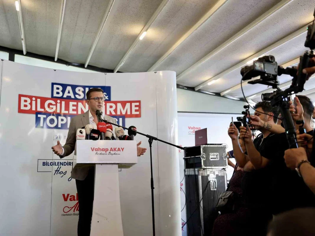 Çerkezköy Belediye Başkanı Vahap Akay CHP'den istifa etti