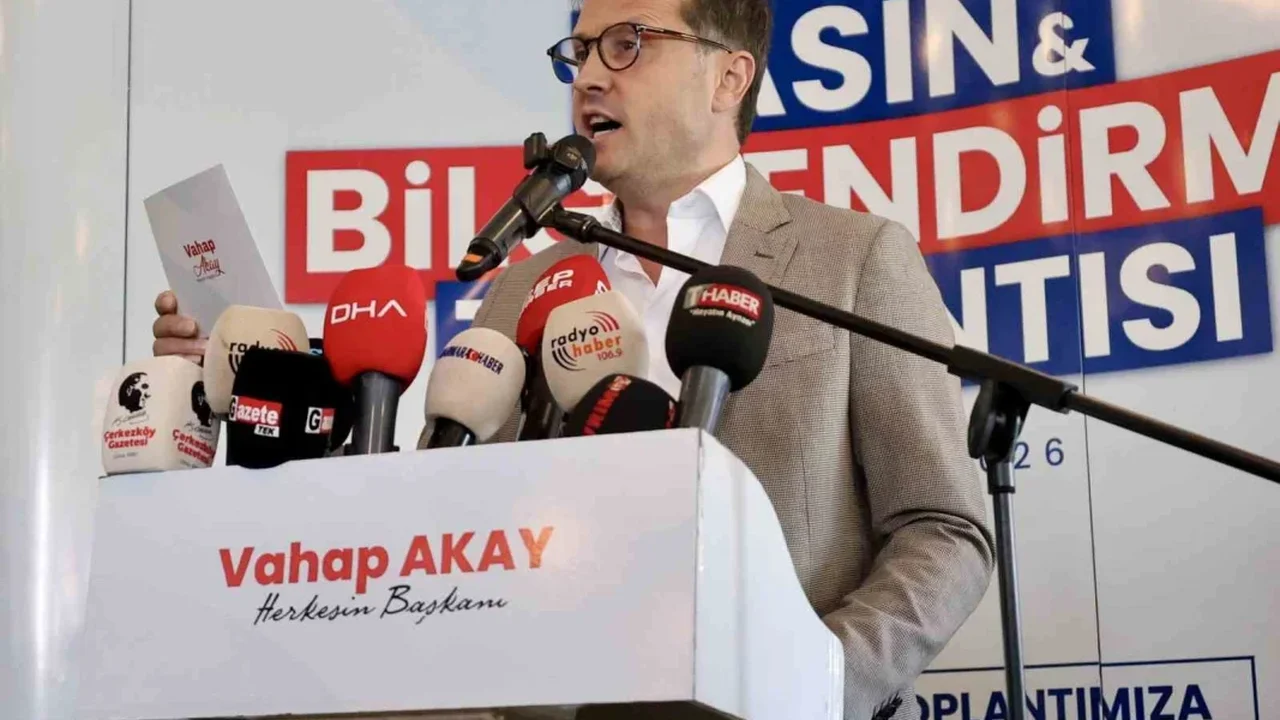Çerkezköy Belediye Başkanı Vahap Akay CHP'den istifa etti
