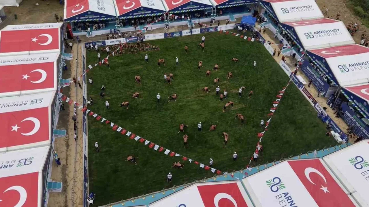 Arnavutköy'de 11. Geleneksel Yağlı Güreşler Dursunköy'de yapıldı