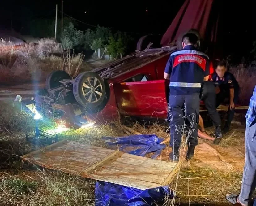 İnegöl'de otomobil şarampole yuvarlandı: 3 kişi yaralandı