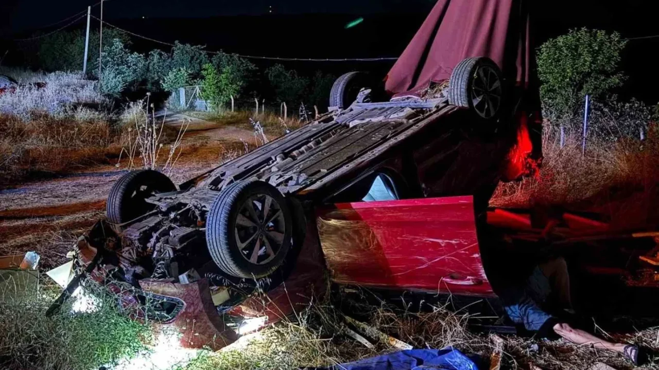İnegöl'de otomobil şarampole yuvarlandı: 3 kişi yaralandı