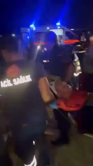 İnegöl'de otomobil şarampole yuvarlandı: 3 kişi yaralandı