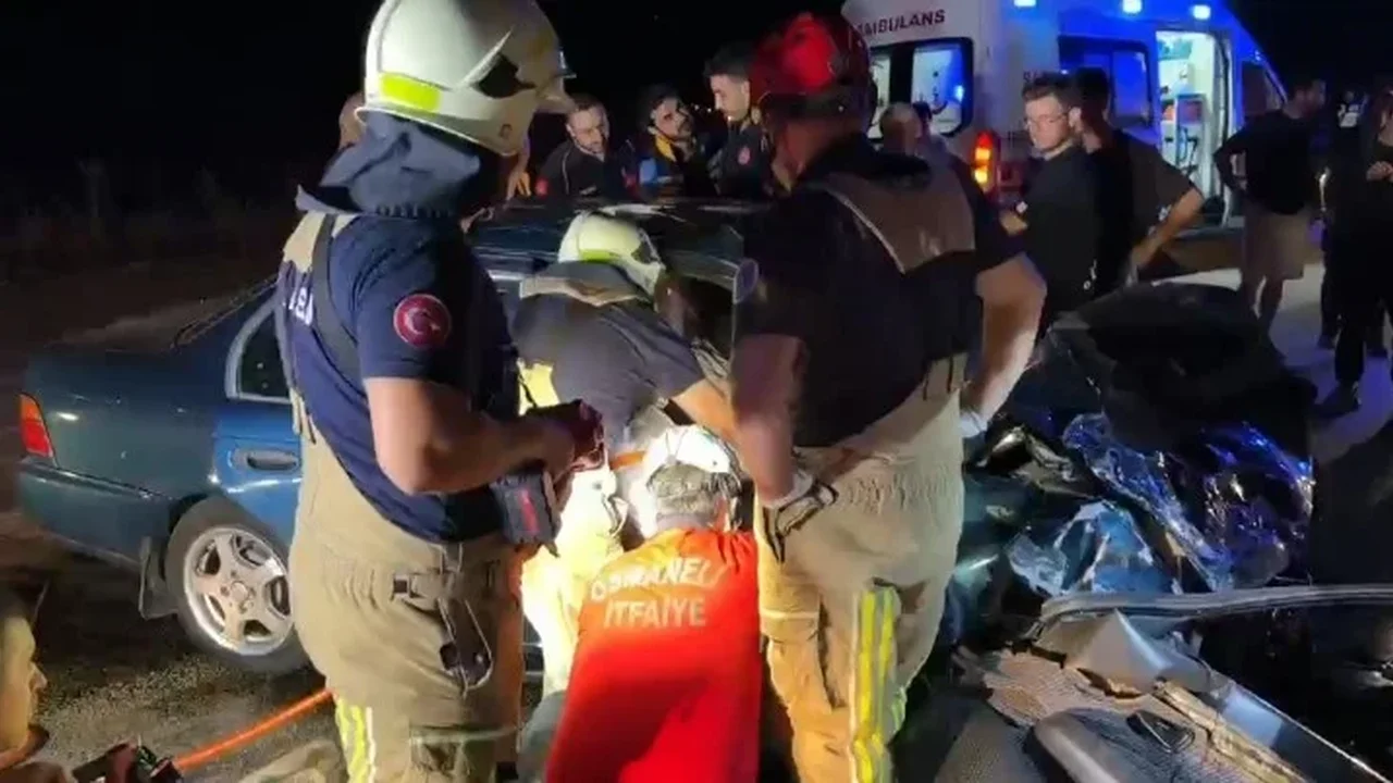 Bursa İznik'te kafa kafaya çarpışma: 5 yaralı, 2 ölü