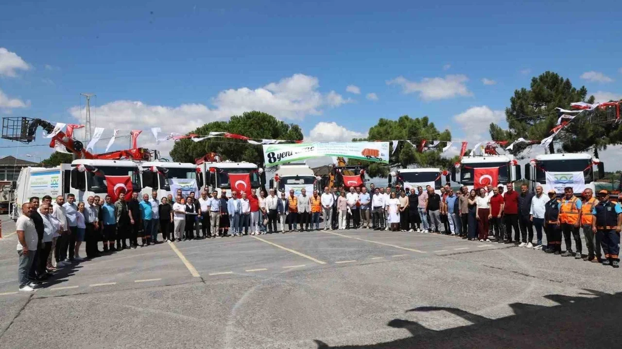 Büyükçekmece Belediyesi araç filosuna 8 yeni iş makinesi ekledi