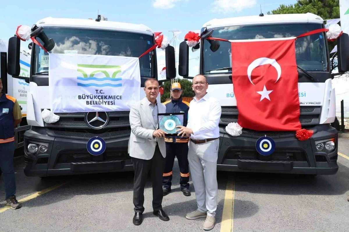 Büyükçekmece Belediyesi araç filosuna 8 yeni iş makinesi ekledi