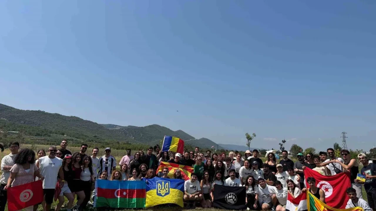 Nilüfer'de TOM 26 kampında 11 ülkeden gençler buluştu