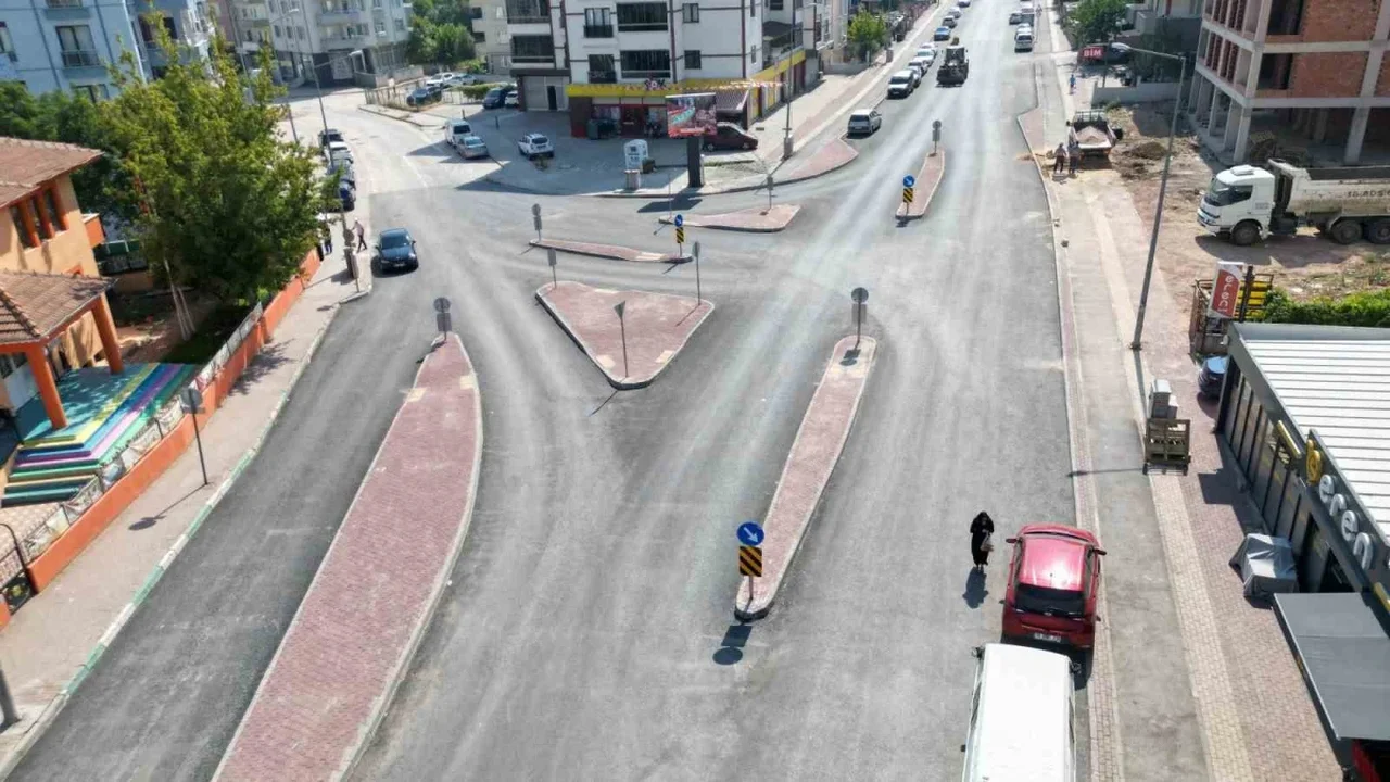 Kestel Eğitim Caddesi yenilendi: 4.500 ton asfalt serildi