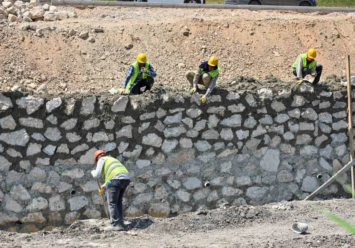 Ürünlü Deresi'nde dönüşüm: Bursa'da yol ve çevre düzenlemesi