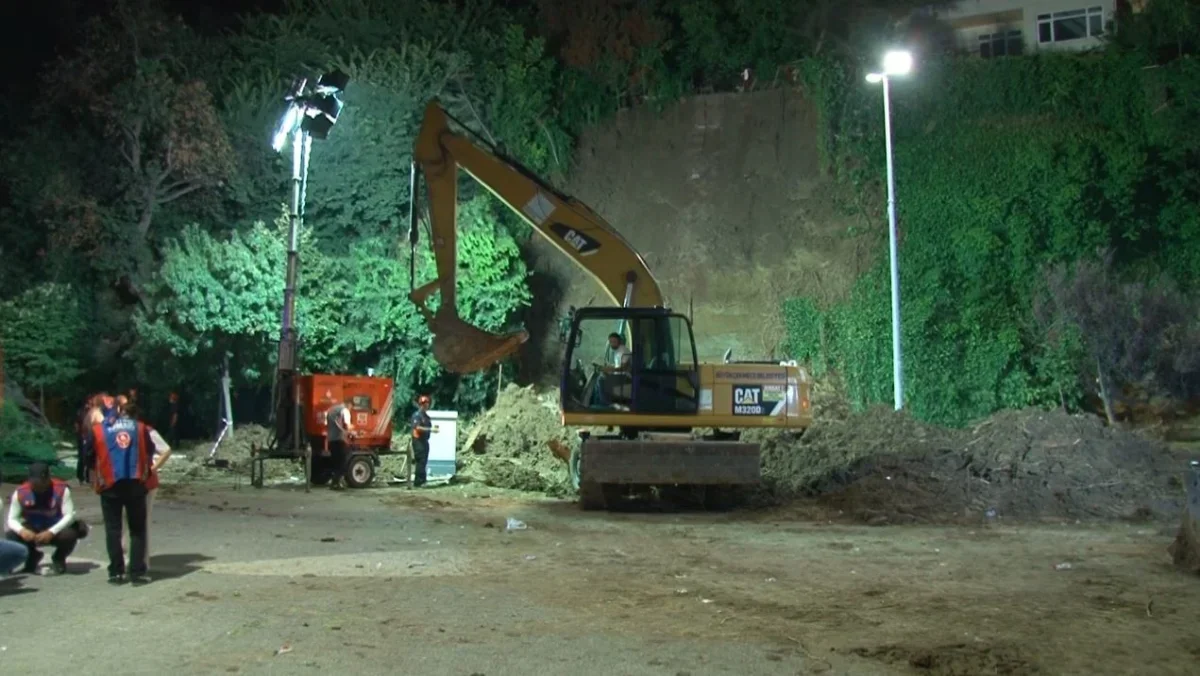 Büyükçekmece'de toprak kayması sonrası arama çalışmaları tamamlandı