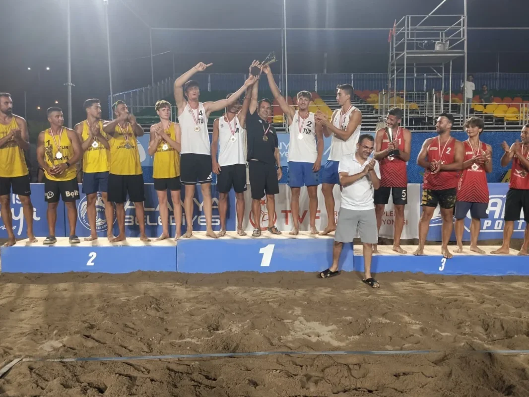 Alanya'da Pro Açık ve U20 Plaj Voleybolu Şampiyonları belli oldu