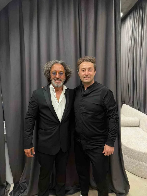 Fettah Can, Bursaspor'a yeni sezon marşını Bursa'da seslendirdi