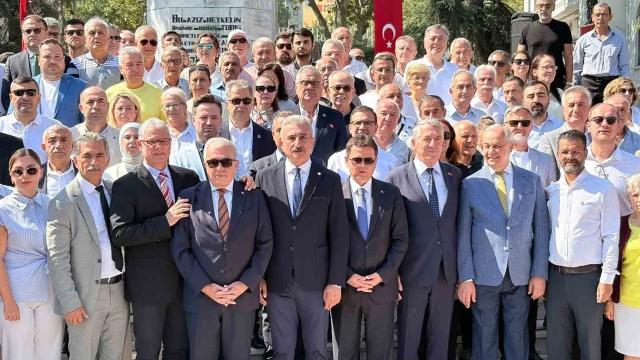Bursa'da CHP'den ayrılan 6 belediye başkanı Yeni Parti'ye geçti
