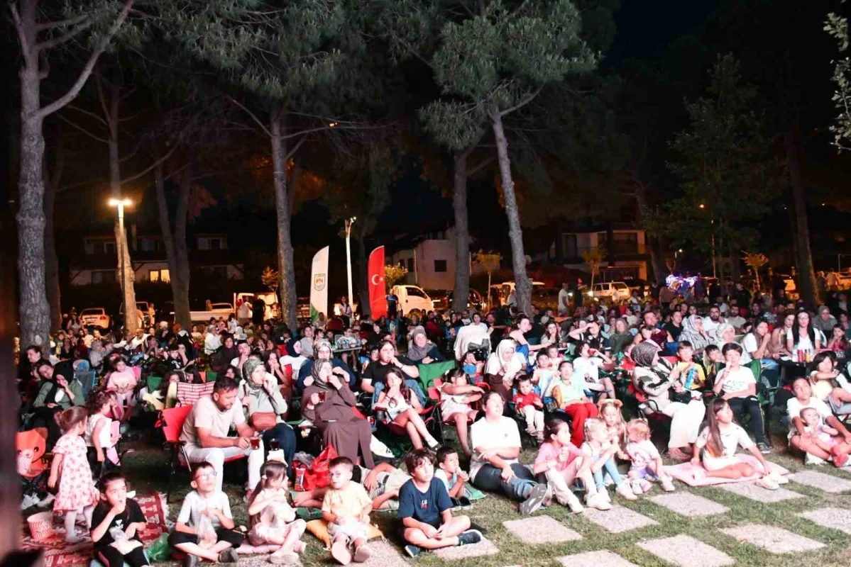 İznik'te Nostaljik Yaz Akşamları çocukların ilgisiyle sürüyor