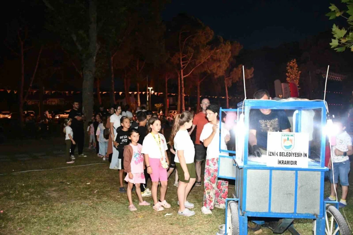İznik'te Nostaljik Yaz Akşamları çocukların ilgisiyle sürüyor