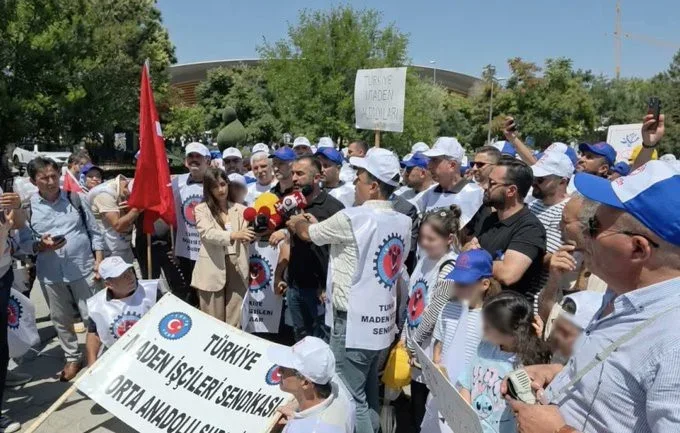 Doruk Madencilik işçileri Ankara Garı'na yürüdü